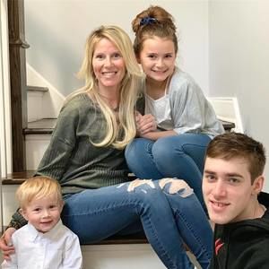 Meet your Posher, Derek